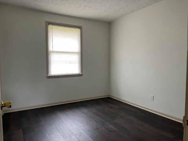 Foto del edificio - 1605 Edgewood Dr