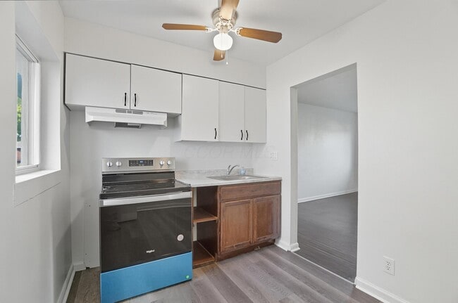 Building Photo - 1927 Vaughn St