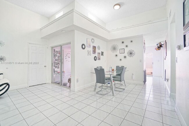 Building Photo - 664 NW 123rd Path