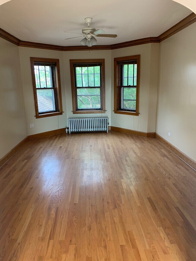 Foto del edificio - 3443 N Hamlin Ave