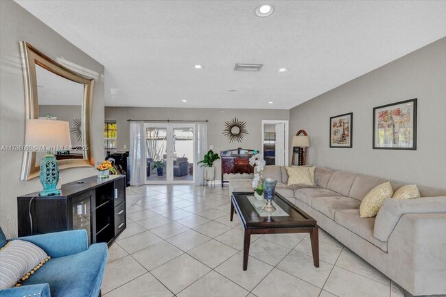 Foto del edificio - 7533 Johnson St