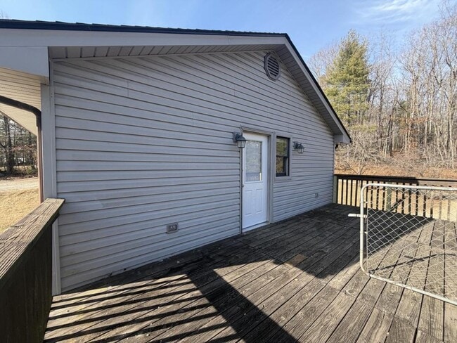 Foto del edificio - 150 Nature's Own Rd