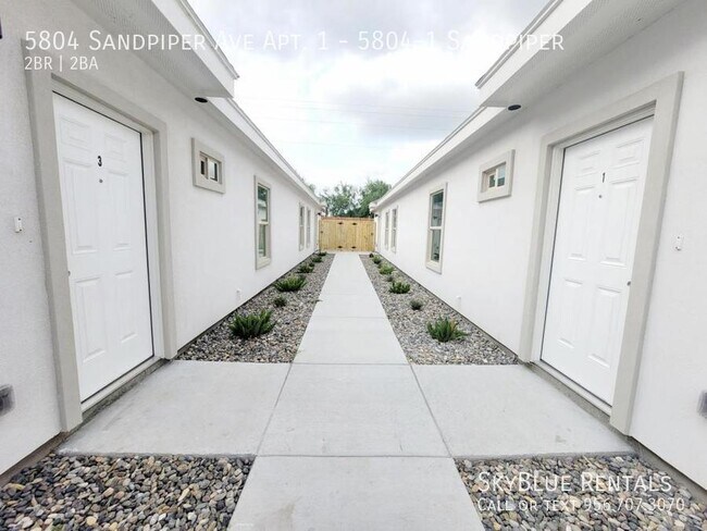 Foto del edificio - 5804 Sandpiper, 5804-1 Sandpiper