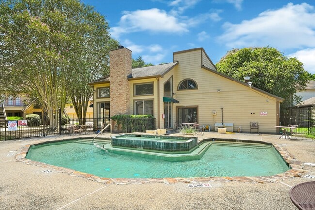 Building Photo - 16800 Sugar Pine Dr