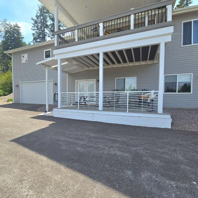 Building Photo - Flathead Lake- 2 bed, 1 bath, 2 car garage