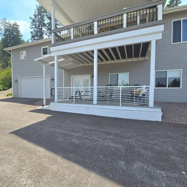 Foto del edificio - Flathead Lake- 2 bed, 1 bath, 2 car garage