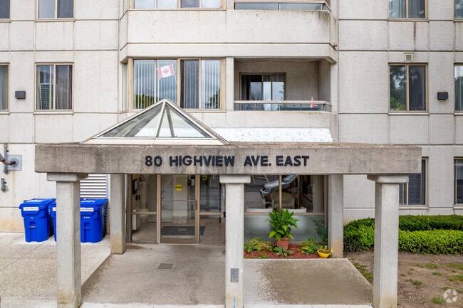 Entrance - Highview Glen
