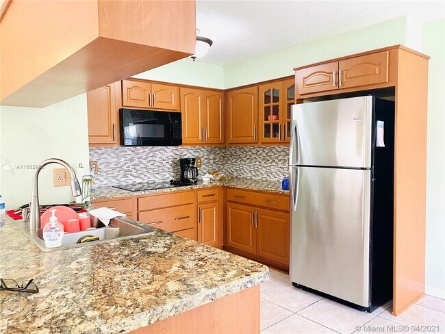 Foto del edificio - 3352 Netherwood Dr