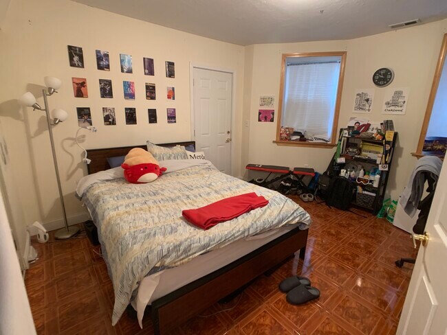 Building Photo - 191 Winthrop Rd