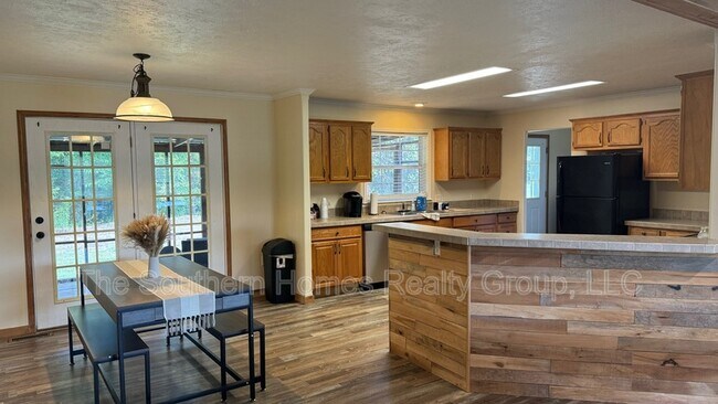 Building Photo - 156 Co Rd 296