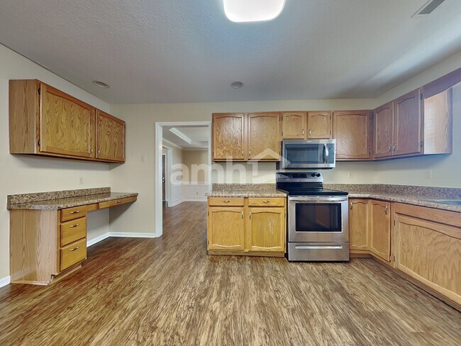 Building Photo - 10037 Double Tree Rd