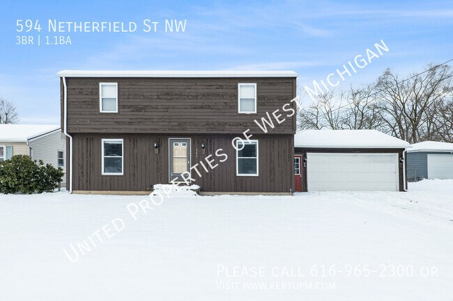 Building Photo - Available Now | Charming 3 Bed, 1.5 Bath H...