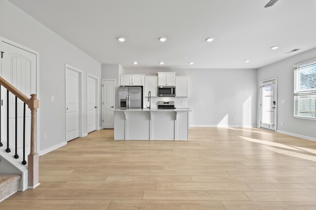 Building Photo - 127 Raiden Cir