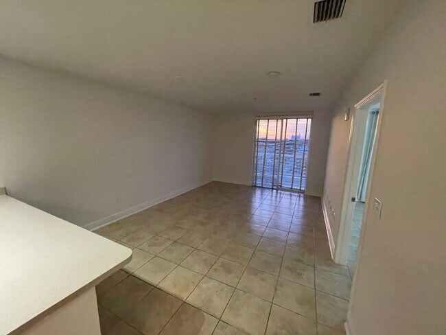 Foto del edificio - 2400 SW 27th Ave