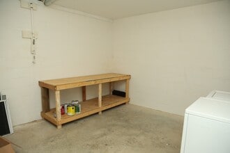 Building Photo - 396 Wynridge Ln