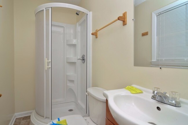 Foto del edificio - 4732 Woods Valley Dr