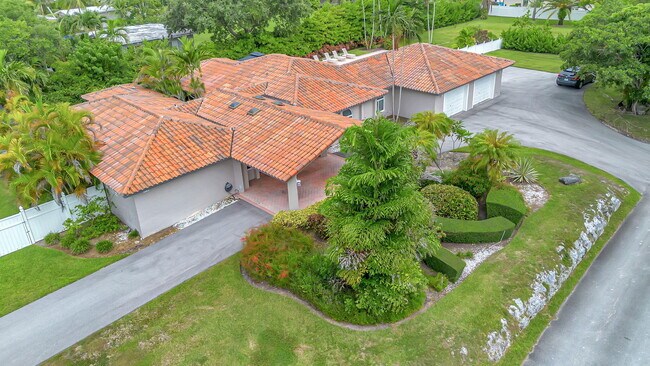 Building Photo - 9980 SW 83rd Ave