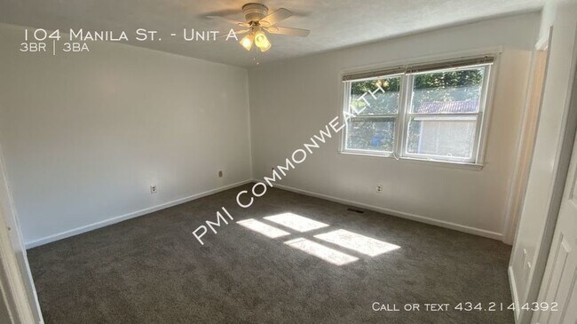 Building Photo - 3 Bed / 2.5 Bath Duplex (Available Now)