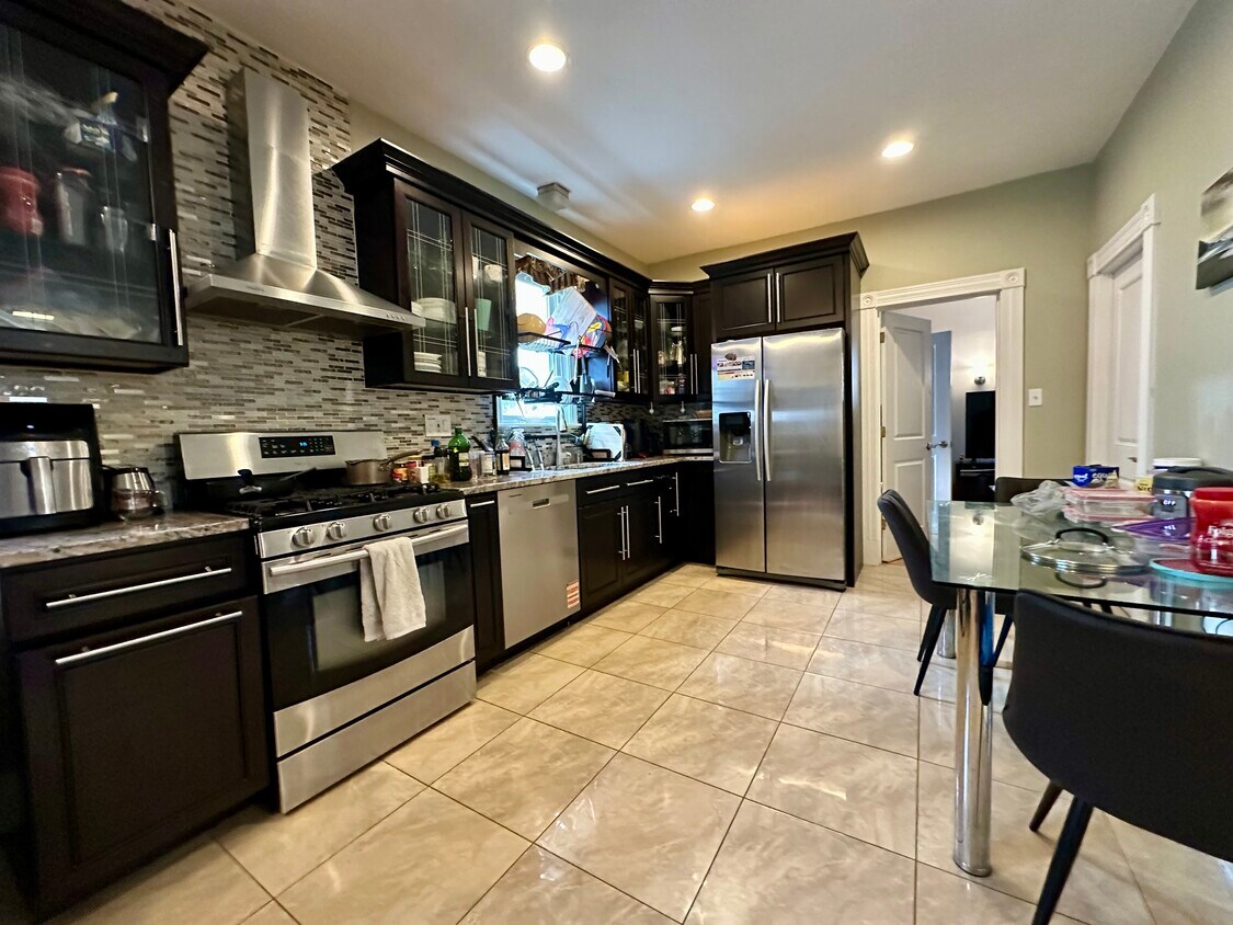 Foto principal - 51 Rindge Ave
