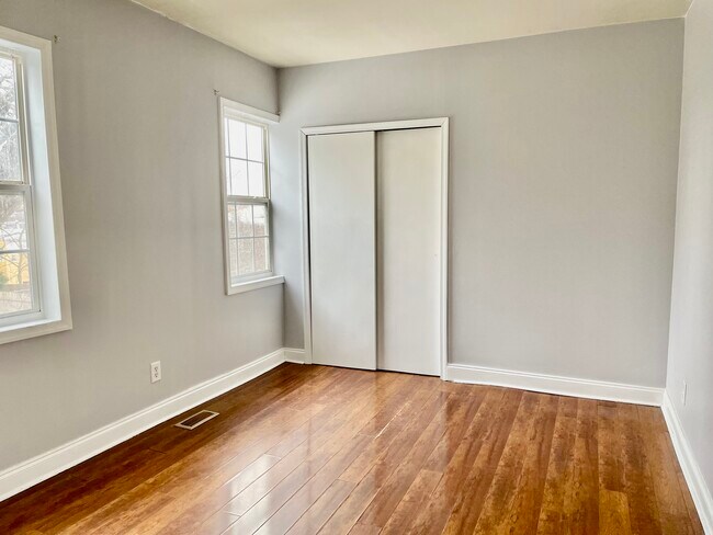 Dormitorio - 517 Mosby St