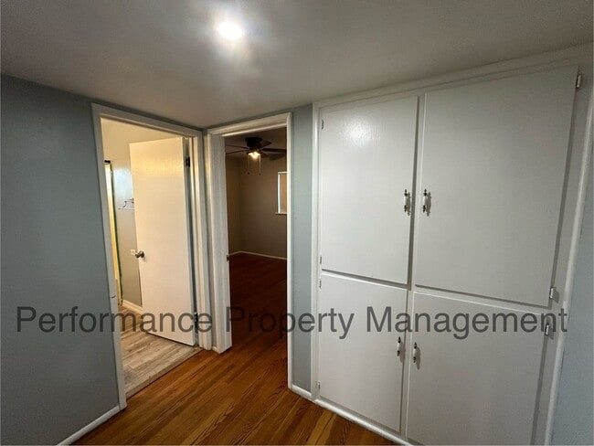 Foto del edificio - Cute 2 Bed/1 Bath Home in SW Bakersfield w/ RBP & $0 Deposit Option