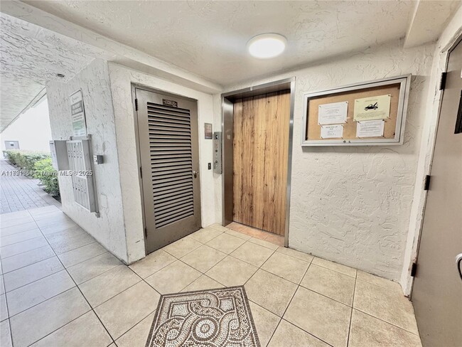 Foto del edificio - 3150 W Rolling Hills Cir