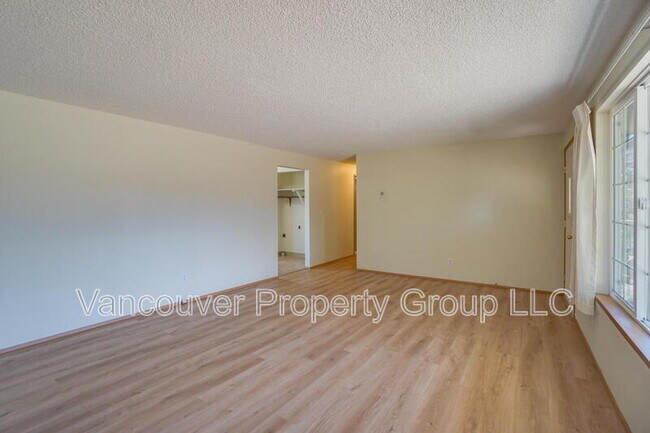 Foto del edificio - 8621 NW 15th Ave