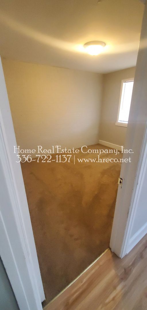 Foto del edificio - 1327 Cunningham St