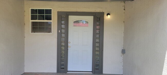 Foto del edificio - NORTHEAST HOME TOTAL RENOVATED