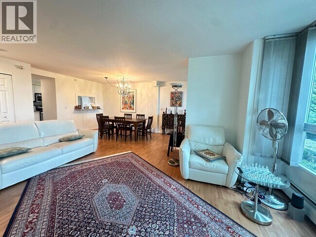 Photo du bâtiment - 1388 Homer St