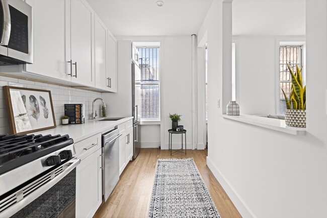 Building Photo - Carroll Gardens Studio w/d in unit