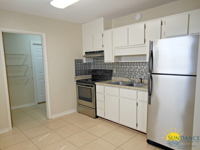 Building Photo - Nice 2 Bedroom Duplex in Mary Esther