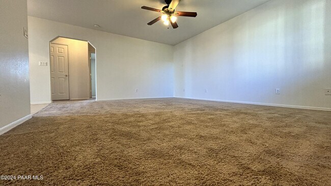 Building Photo - 3101 N Corrine Dr