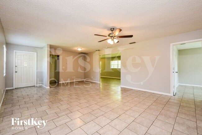 Building Photo - 656 Canal Dr