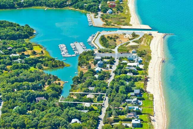 Foto del edificio - 326 Kings Point Rd