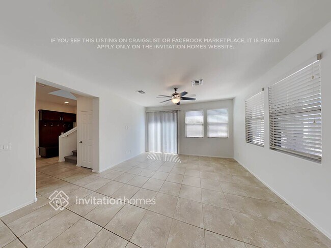 Building Photo - 162 N Sandal