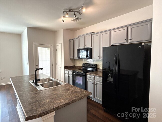 Building Photo - 7618 Galvin St