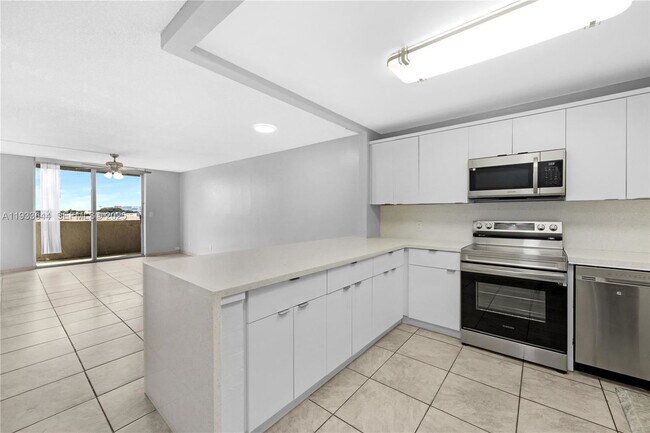 Photo - 1750 W 46th St Apartment