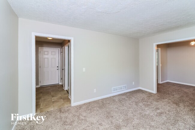 Building Photo - 3330 Heatherwood Ln SW