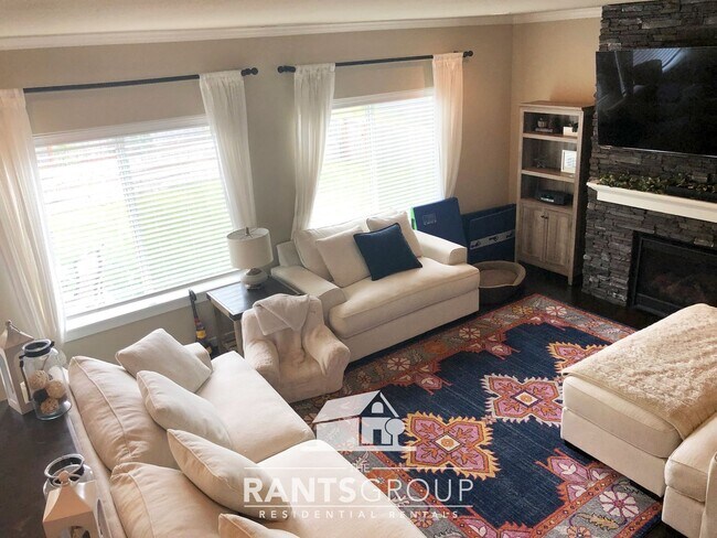 Building Photo - Beautiful Tumwater Home with Stunning Kitchen & Spacious Layout