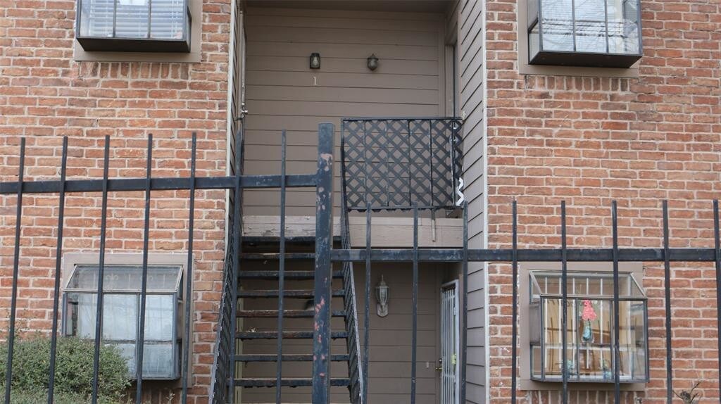 Primary Photo - 10603 S Wilcrest Dr