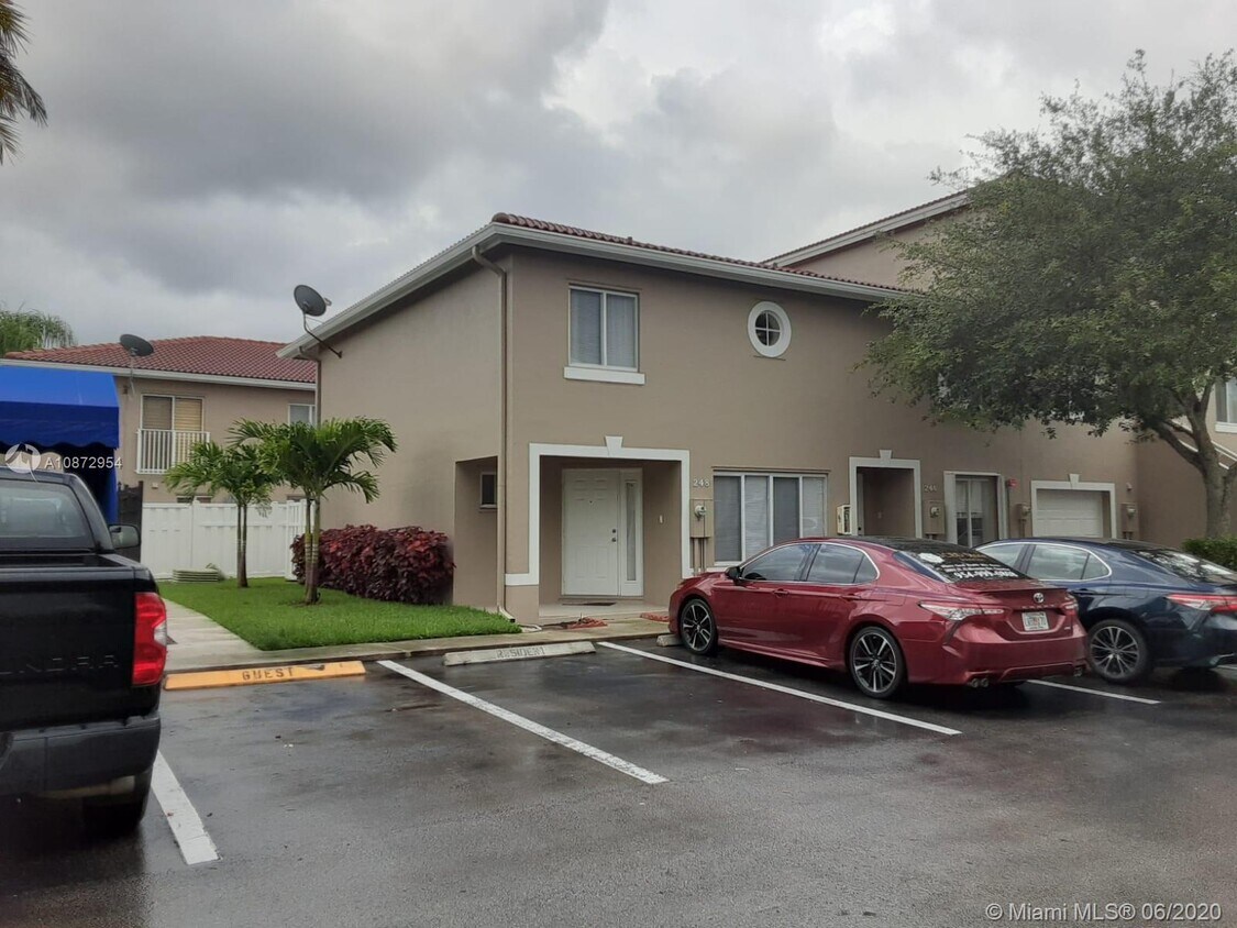 248 Riviera Cir, Weston, FL 33326 Townhome Rentals in Weston FL