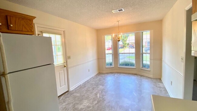 Foto del edificio - Sandcreek Drive #17 &amp; 19
