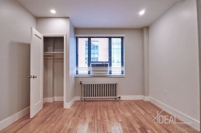 Foto del edificio - 18 Waverly Pl