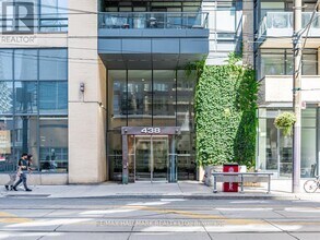 Building Photo - 438 King St W