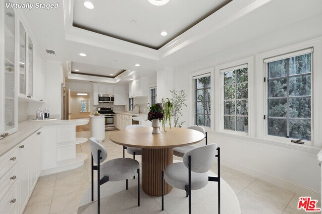 Foto del edificio - 412 N Maple Dr