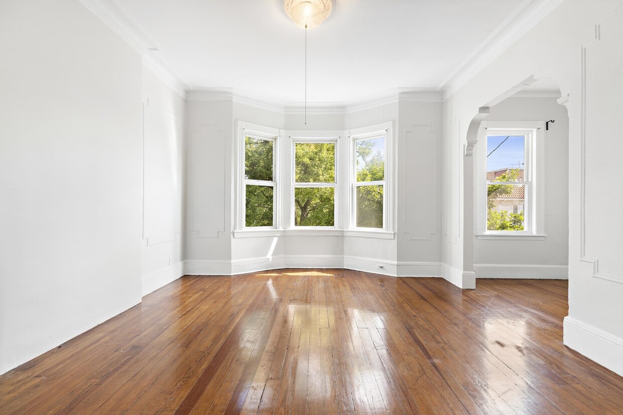 Primary Photo - 11 Hudson Pl