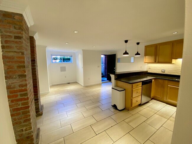 Kitchen/Entry - 120 Seaton Pl NW