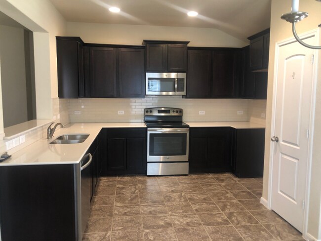 Building Photo - 2114 Dove Crossing Dr