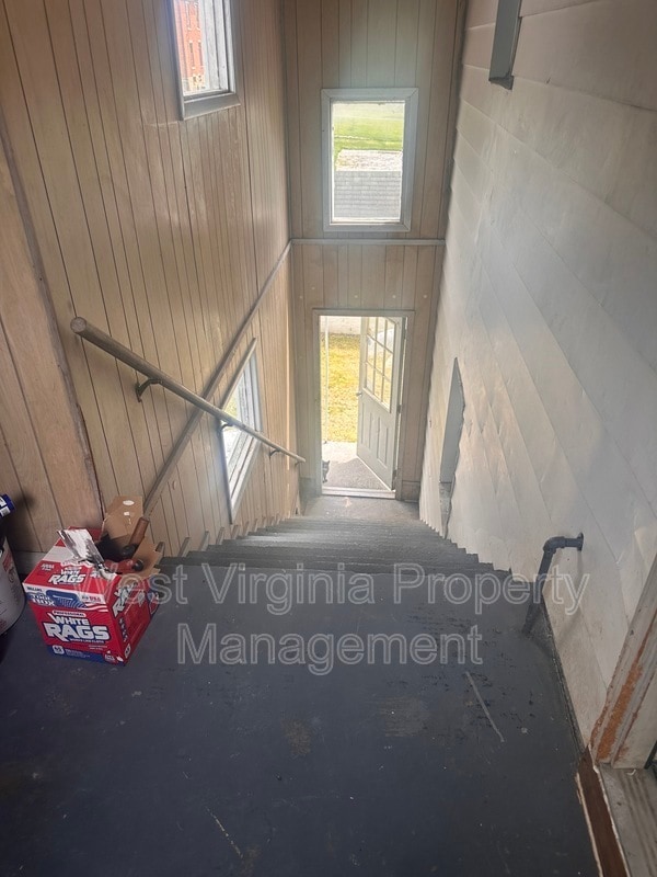 Building Photo - 304 N 3rd St